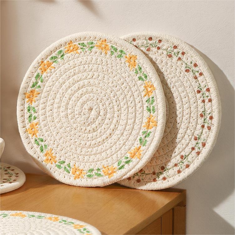 Simple and Elegant Linen Placemat, Heat-Resistant and Washable