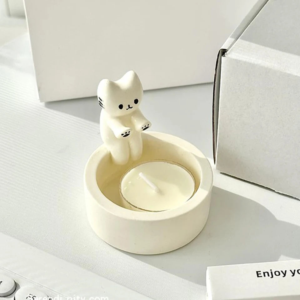 Mini Cat Candlestick Cute Grille Resin Cat Aromatherapy Candlestick Living Room Desktop Decoration Birthday Gift Ornament