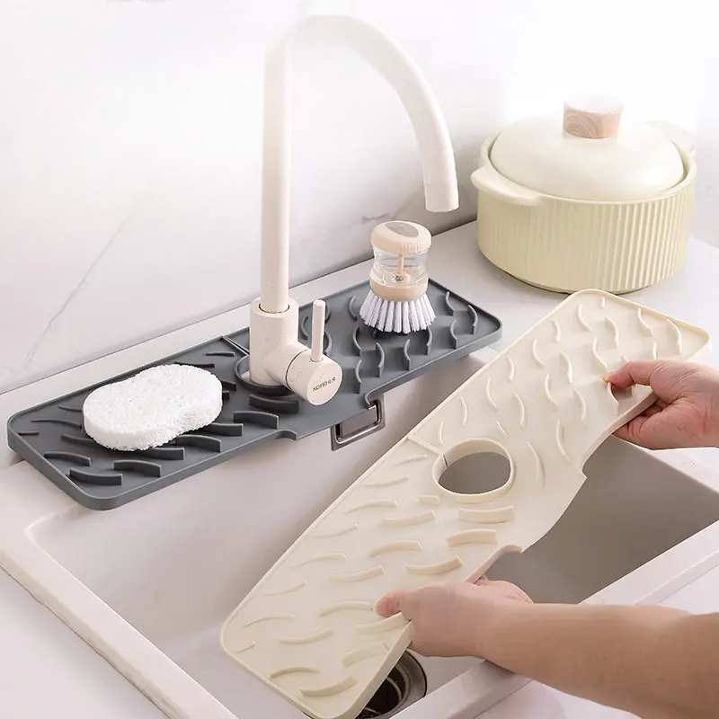 Wave‑Pattern Silicone Faucet Draining Mat – 5° Sloped Non‑Slip Drip Pad (70 mm)
