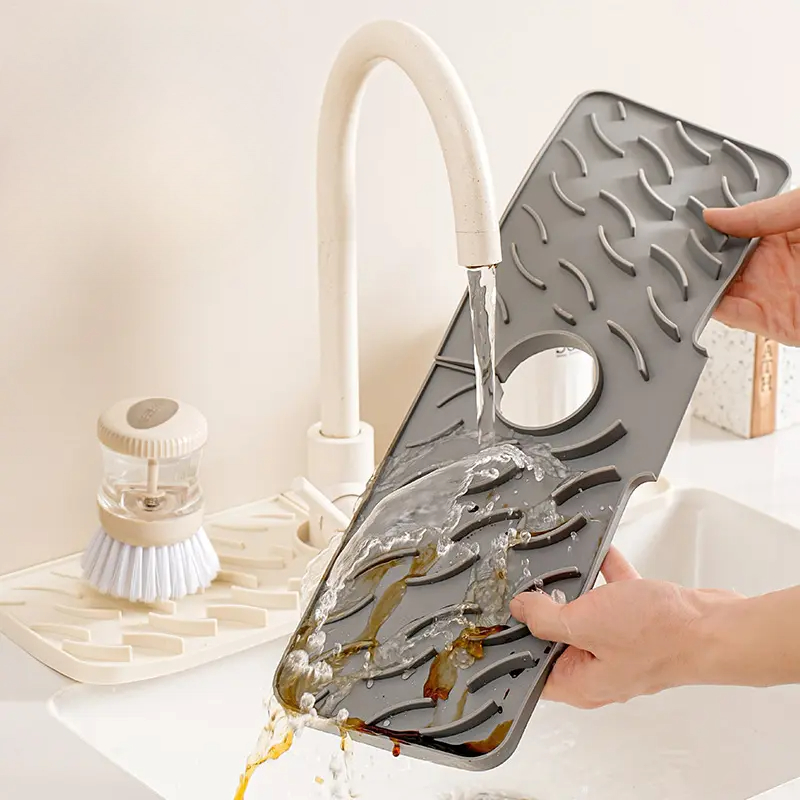 Wave‑Pattern Silicone Faucet Draining Mat – 5° Sloped Non‑Slip Drip Pad (70 mm)