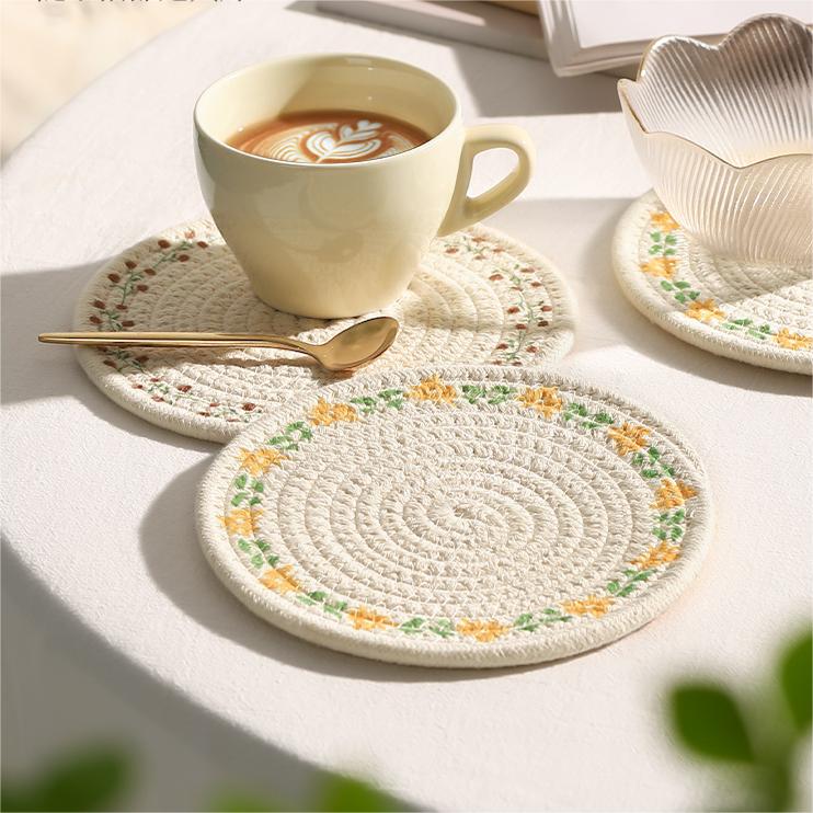 Simple and Elegant Linen Placemat, Heat-Resistant and Washable