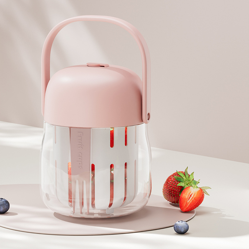 CrispLunch Pro: Salad Cup with Built-in Ice Pack & Drainable Desig