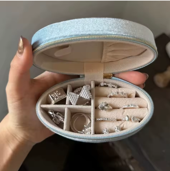 Joyero de Terciopelo Retro - Mini Organizador de Viaje Ovalado para Anillos, Pendientes, Collares, Estuche Portátil con Cremallera
